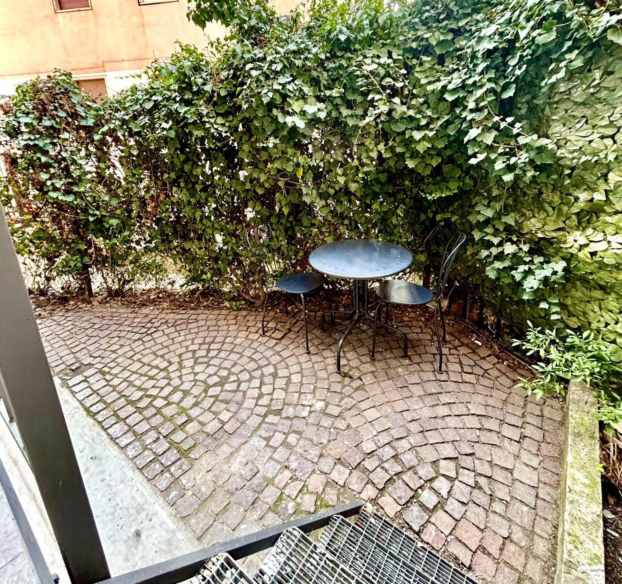 Lovely 2 Room Apartment With Small Garden 밀라노 외부 사진