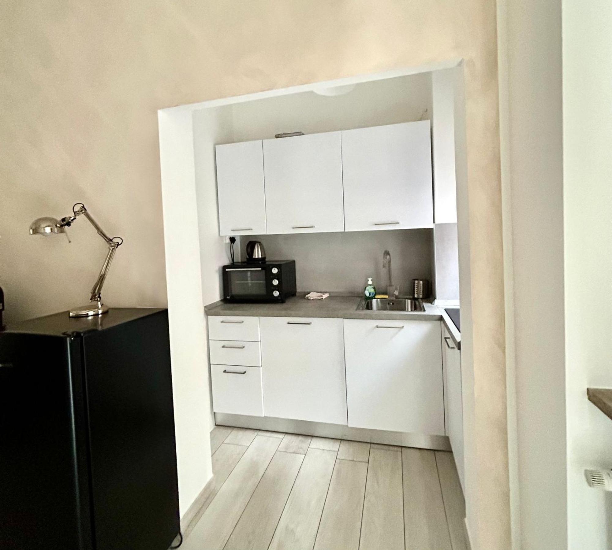 Lovely 2 Room Apartment With Small Garden 밀라노 외부 사진